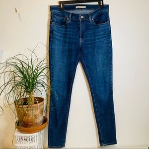 Levi 711 Skinny Mid Rise 30W 28 Inseam Lightly Worn Medium Wash Stretchy